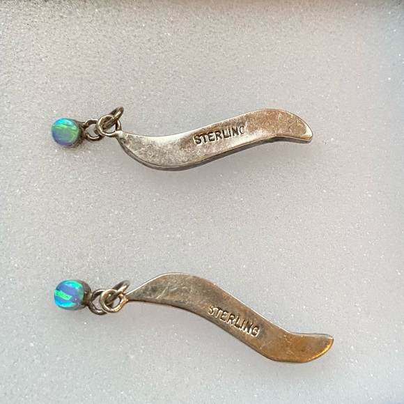 Vintage | Opal & Sterling Silver Dangle Earrings - Picture 4 of 4